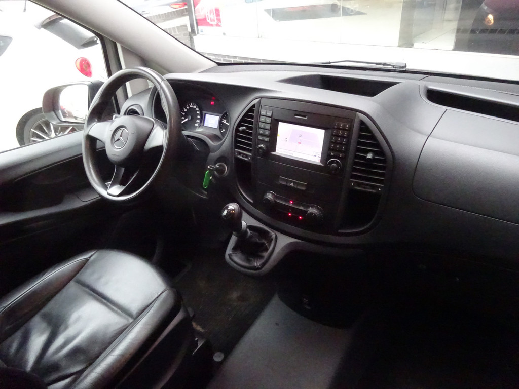 Mercedes-Benz Vito 111 CDI EXTRA LANG | LEER | NAVI | CRUISE | 2X SCHUIFDEUR | TREKHAAK | NIEUWE APK!! 32987188-6.jpg | Autobedrijf Wil van der Tol