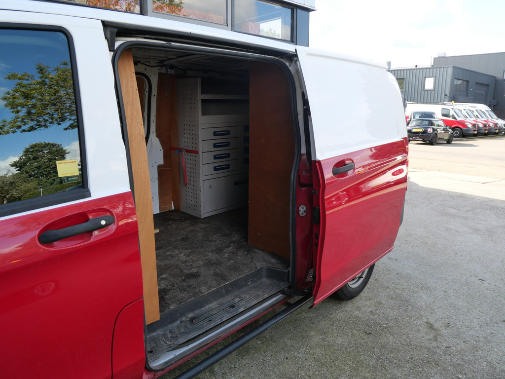 Mercedes-Benz Vito 111 CDI EXTRA LANG | LEER | NAVI | CRUISE | 2X SCHUIFDEUR | TREKHAAK | NIEUWE APK!! 32987188-7.jpg | Autobedrijf Wil van der Tol