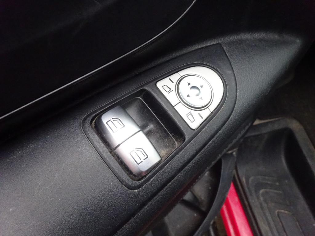 Mercedes-Benz Vito 111 CDI EXTRA LANG | LEER | NAVI | CRUISE | 2X SCHUIFDEUR | TREKHAAK | NIEUWE APK!! 32987188-9.jpg | Autobedrijf Wil van der Tol