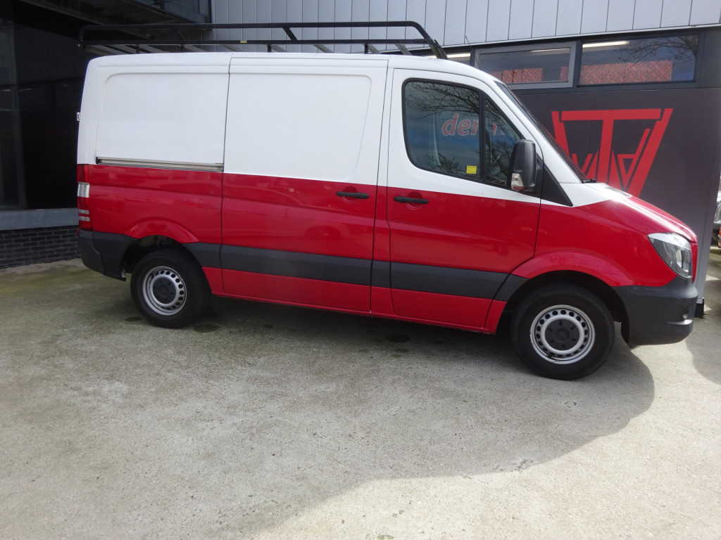 Mercedes-Benz Sprinter 213 2.2 CDI | AIRCO | NAVIGATIE | CRUISE | TREKHAAK | 3-ZITS | NIEUWE APK!! 36890399-0.jpg | Autobedrijf Wil van der Tol