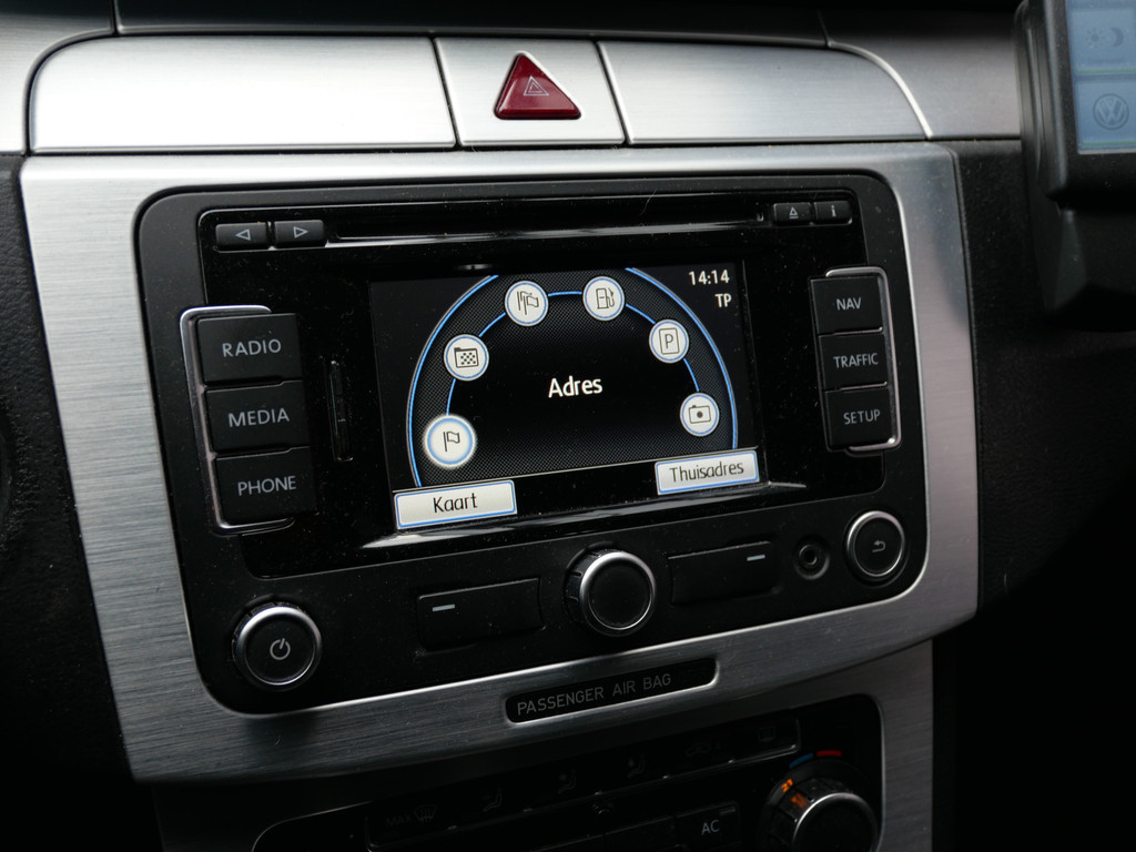 Volkswagen Passat CC 1.8 TSI | NAVIGATIE | XENON | 18 INCH | NL-AUTO | DEALER O-H!! 42876881-10.jpg | Autobedrijf Wil van der Tol