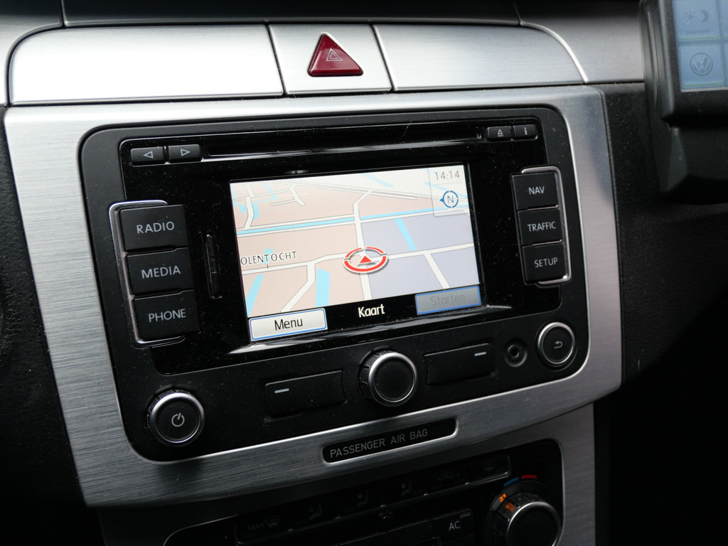 Volkswagen Passat CC 1.8 TSI | NAVIGATIE | XENON | 18 INCH | NL-AUTO | DEALER O-H!! 42876881-11.jpg | Autobedrijf Wil van der Tol
