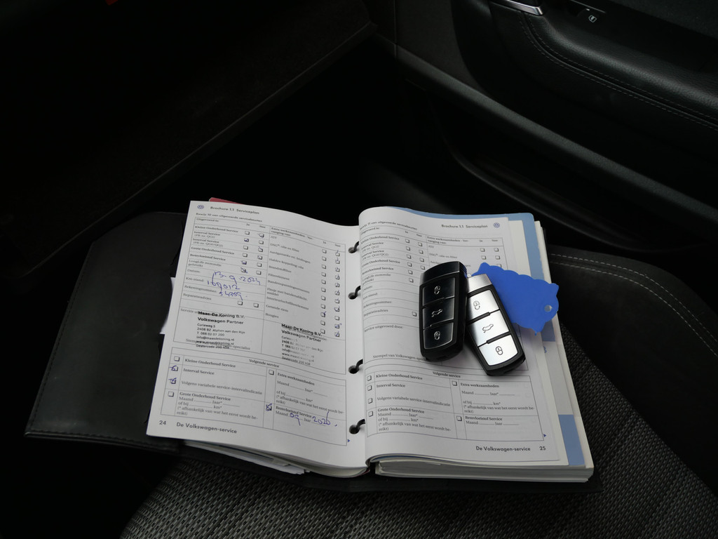 Volkswagen Passat CC 1.8 TSI | NAVIGATIE | XENON | 18 INCH | NL-AUTO | DEALER O-H!! 42876881-15.jpg | Autobedrijf Wil van der Tol