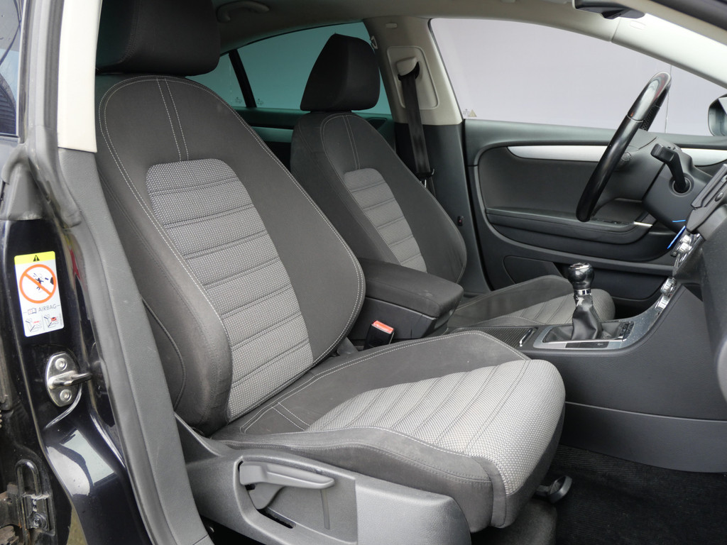 Volkswagen Passat CC 1.8 TSI | NAVIGATIE | XENON | 18 INCH | NL-AUTO | DEALER O-H!! 42876881-3.jpg | Autobedrijf Wil van der Tol
