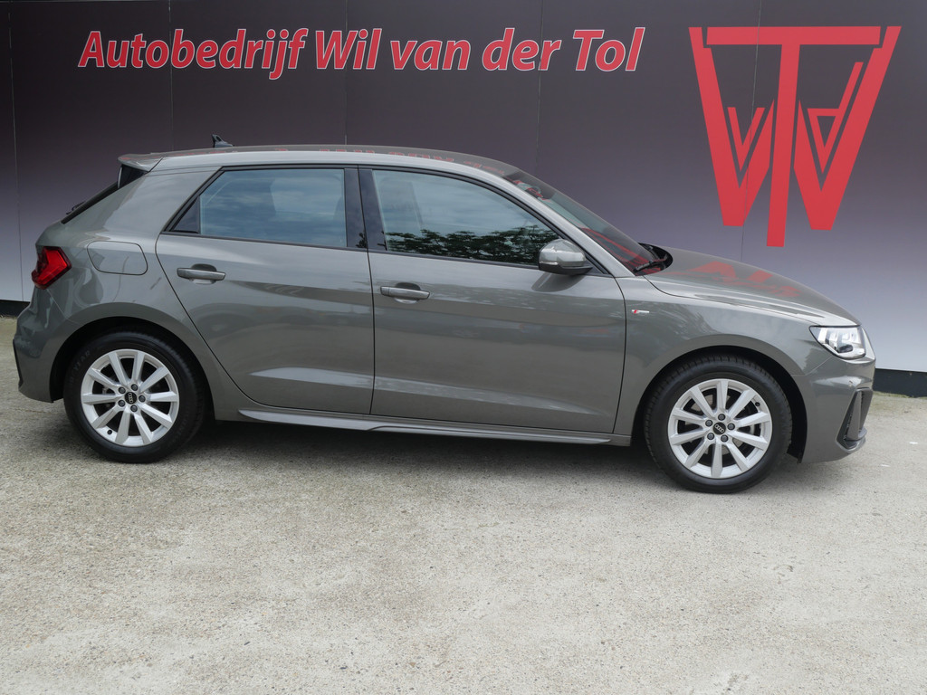 Audi A1 Sportback 30 TFSI S-LINE | AUTOMAAT | CRUISE | CARPLAY | NIEUWSTAAT | BTW-AUTO!! 44753904-0.jpg | Autobedrijf Wil van der Tol