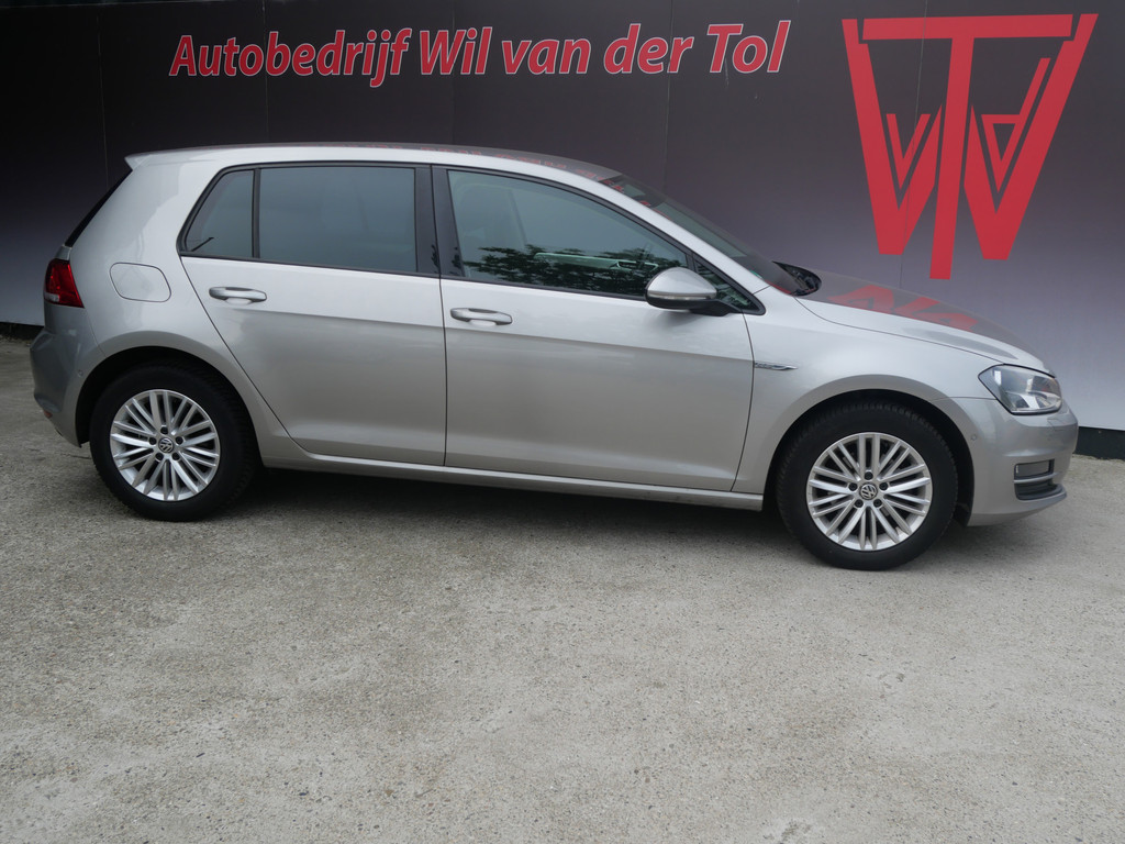 Volkswagen Golf 1.2 TSI CUP EDITION | CLIMA | CRUISE | PARKASSIST | ALL-SEASON | 1e EIG | DEALER O-H!! 46159903-0.jpg | Autobedrijf Wil van der Tol