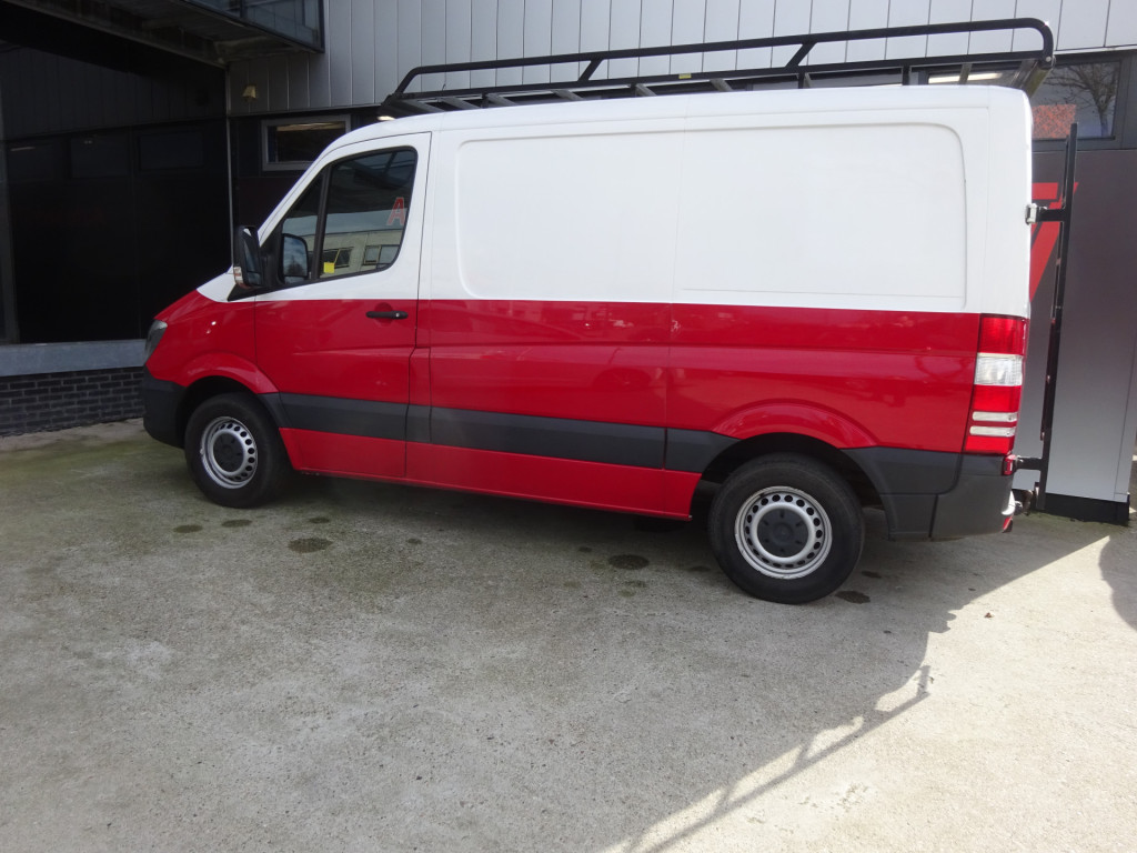 Mercedes-Benz Sprinter 214 2.2 CDI EURO 6! | AIRCO | NAVIGATIE | CRUISE | TREKHAAK | 3-ZITS | NIEUWE APK!! 46919618-1.jpg | Autobedrijf Wil van der Tol