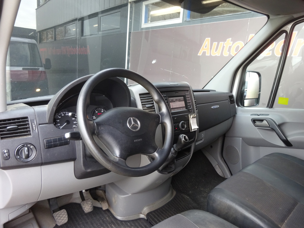 Mercedes-Benz Sprinter 214 2.2 CDI EURO 6! | AIRCO | NAVIGATIE | CRUISE | TREKHAAK | 3-ZITS | NIEUWE APK!! 46919618-2.jpg | Autobedrijf Wil van der Tol