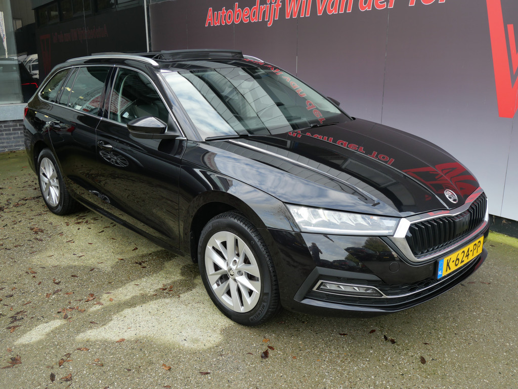 Škoda Octavia Combi 1.0 TSI BUSINESS | PANORAMA | DIGI DASH | LED | TREKHAAK | DEALER O-H!! 48670171-0.jpg | Autobedrijf Wil van der Tol