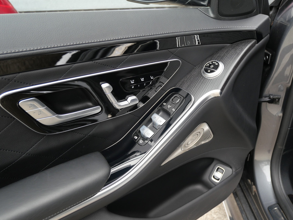 Mercedes-Benz S-Klasse 580e LANG | AMG | PANO | SOFTCLOSE | NL-AUTO | MASSAGE | 3D DISPLAY | LUCHTVERING!! 49636152-15.jpg | Autobedrijf Wil van der Tol