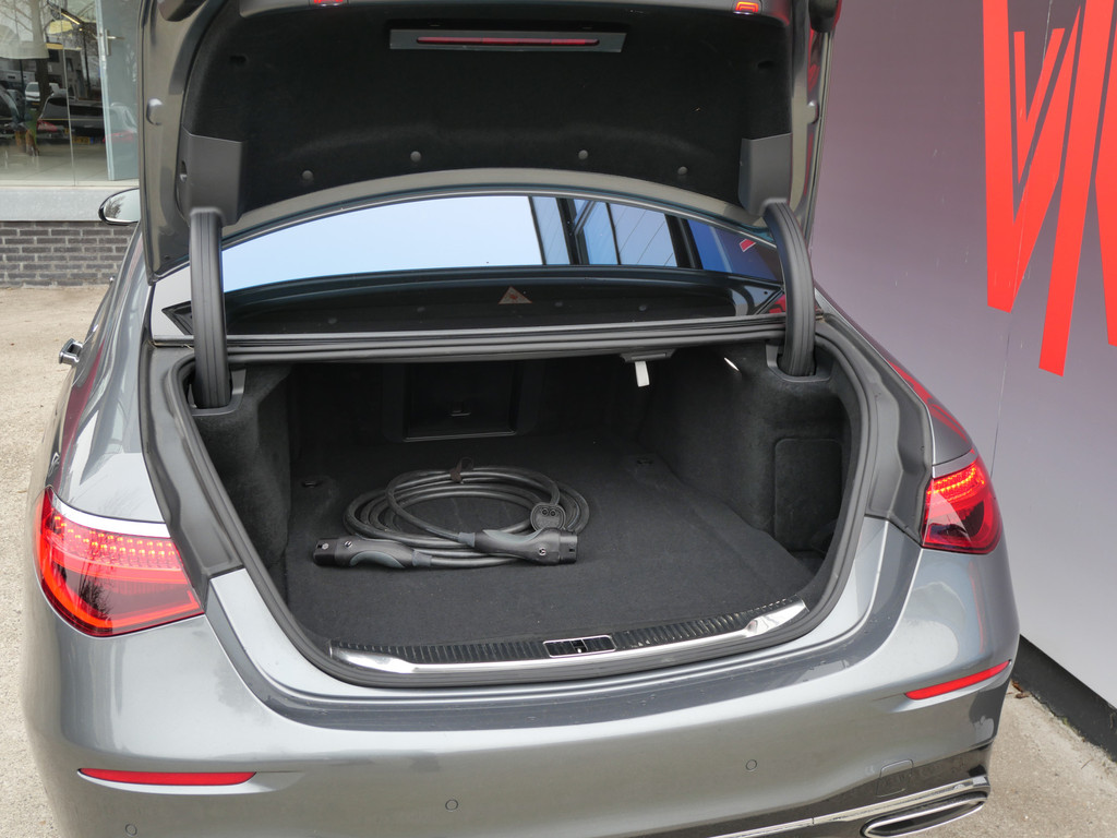 Mercedes-Benz S-Klasse 580e LANG | AMG | PANO | SOFTCLOSE | NL-AUTO | MASSAGE | 3D DISPLAY | LUCHTVERING!! 49636152-20.jpg | Autobedrijf Wil van der Tol