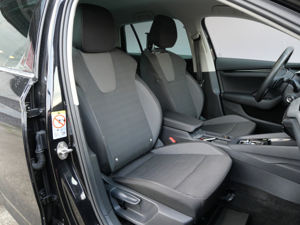 Škoda Octavia Combi 1.0 e-TSI BUSINESS EDITION | AUTOMAAT | LED | TREKHAAK | BTW-AUTO!! 50259008-3.jpg | Autobedrijf Wil van der Tol