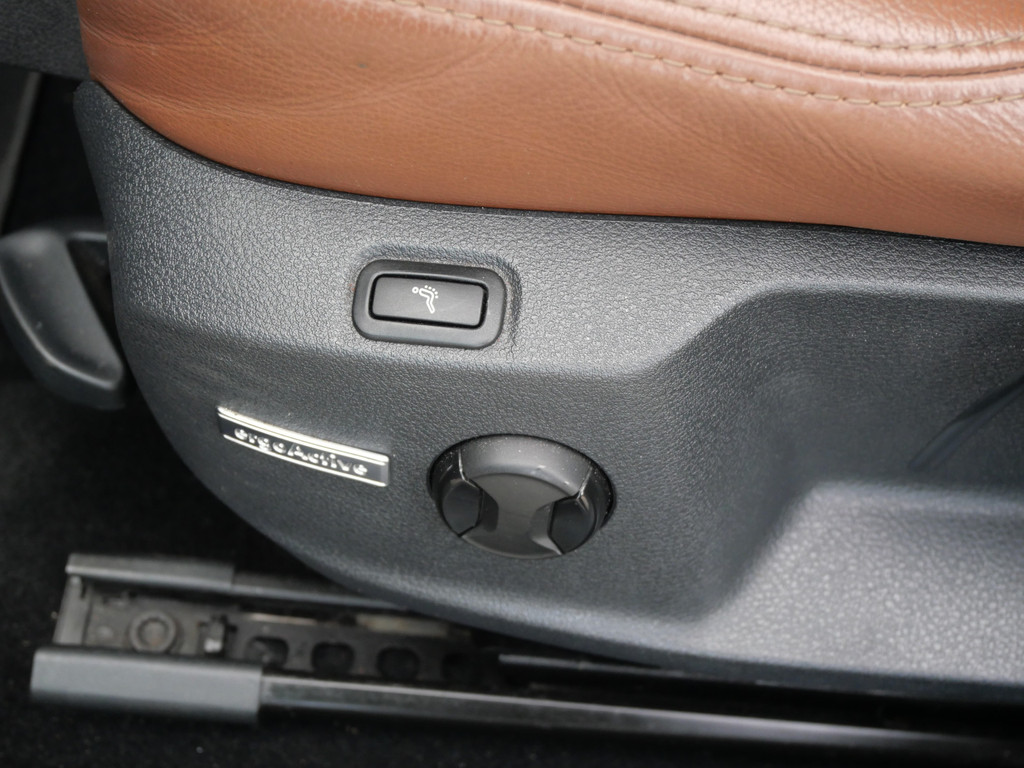 Volkswagen Golf 1.5 TSI R-LINE | AUTOMAAT | KEYLESS | LEER | VIRTUAL | ADAPT. CRUISE | NL-AUTO!! 50662024-12.jpg | Autobedrijf Wil van der Tol