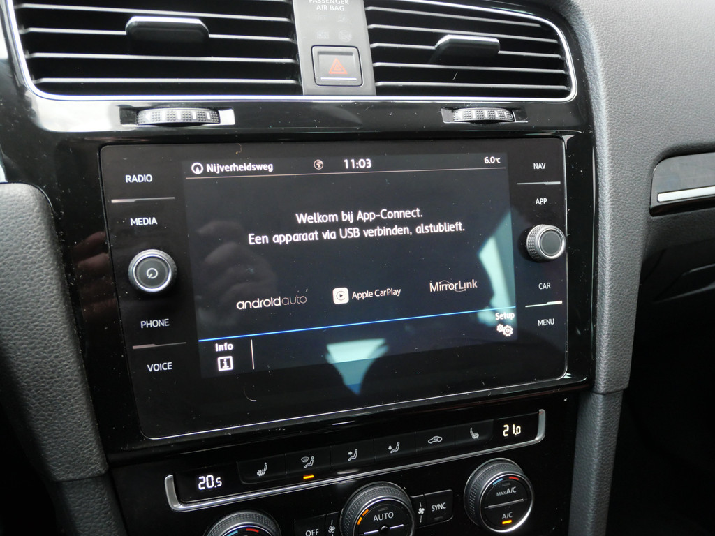 Volkswagen Golf 1.5 TSI R-LINE | AUTOMAAT | KEYLESS | LEER | VIRTUAL | ADAPT. CRUISE | NL-AUTO!! 50662024-14.jpg | Autobedrijf Wil van der Tol