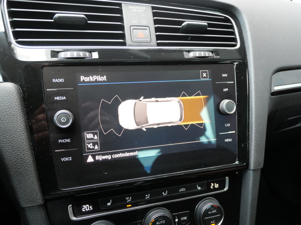 Volkswagen Golf 1.5 TSI R-LINE | AUTOMAAT | KEYLESS | LEER | VIRTUAL | ADAPT. CRUISE | NL-AUTO!! 50662024-15.jpg | Autobedrijf Wil van der Tol