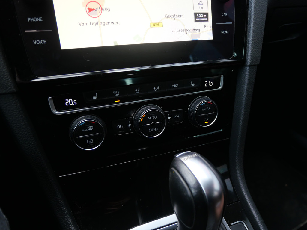 Volkswagen Golf 1.5 TSI R-LINE | AUTOMAAT | KEYLESS | LEER | VIRTUAL | ADAPT. CRUISE | NL-AUTO!! 50662024-17.jpg | Autobedrijf Wil van der Tol