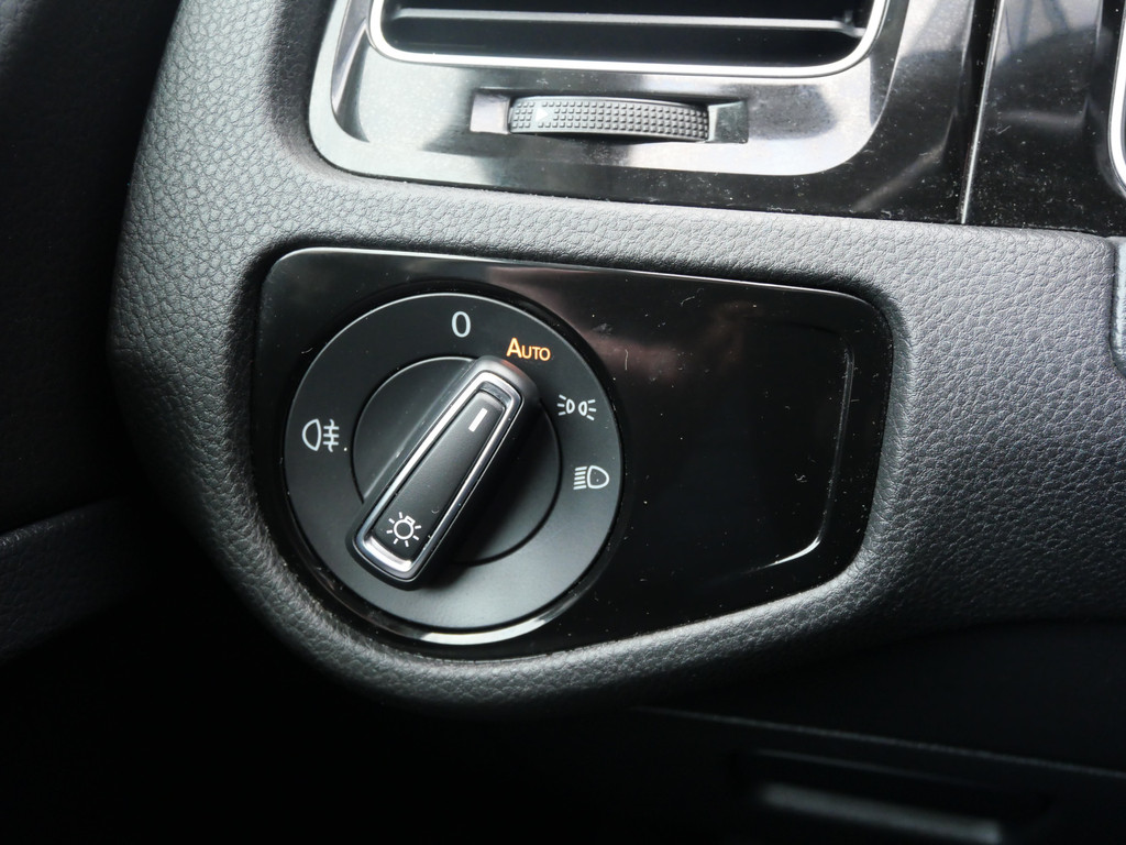 Volkswagen Golf 1.5 TSI R-LINE | AUTOMAAT | KEYLESS | LEER | VIRTUAL | ADAPT. CRUISE | NL-AUTO!! 50662024-19.jpg | Autobedrijf Wil van der Tol