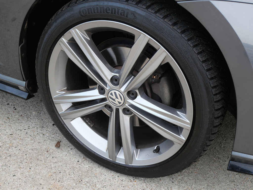 Volkswagen Golf 1.5 TSI R-LINE | AUTOMAAT | KEYLESS | LEER | VIRTUAL | ADAPT. CRUISE | NL-AUTO!! 50662024-2.jpg | Autobedrijf Wil van der Tol
