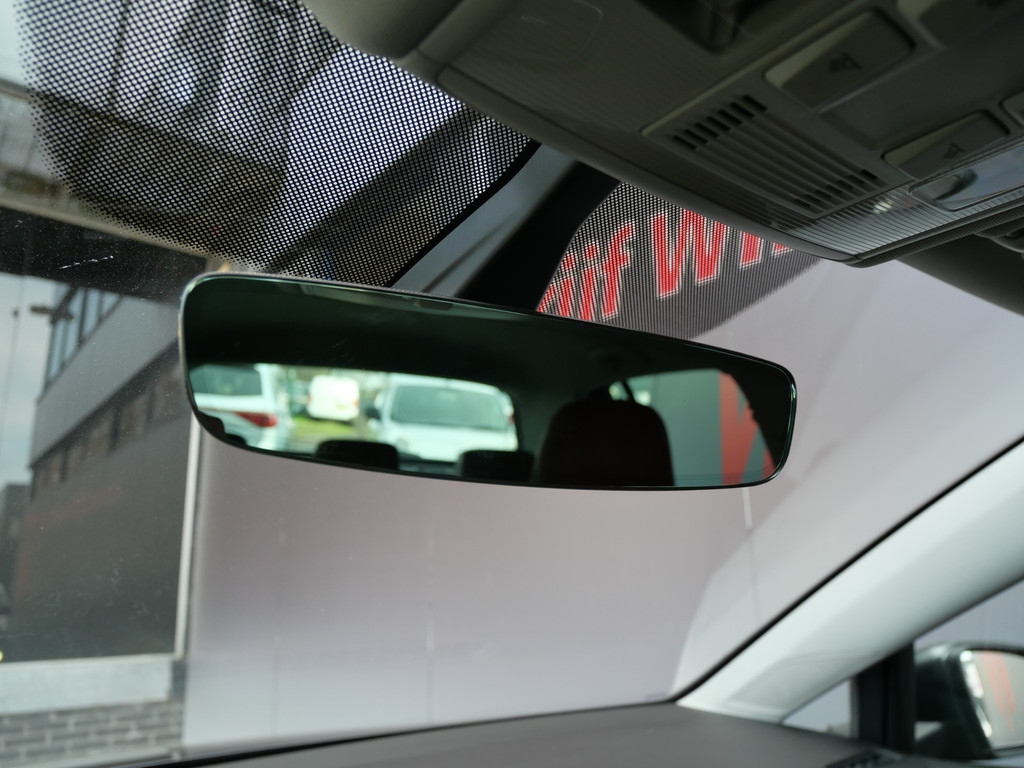 Volkswagen Golf 1.5 TSI R-LINE | AUTOMAAT | KEYLESS | LEER | VIRTUAL | ADAPT. CRUISE | NL-AUTO!! 50662024-20.jpg | Autobedrijf Wil van der Tol