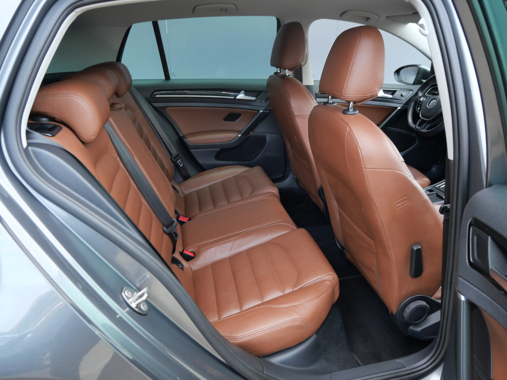 Volkswagen Golf 1.5 TSI R-LINE | AUTOMAAT | KEYLESS | LEER | VIRTUAL | ADAPT. CRUISE | NL-AUTO!! 50662024-5.jpg | Autobedrijf Wil van der Tol