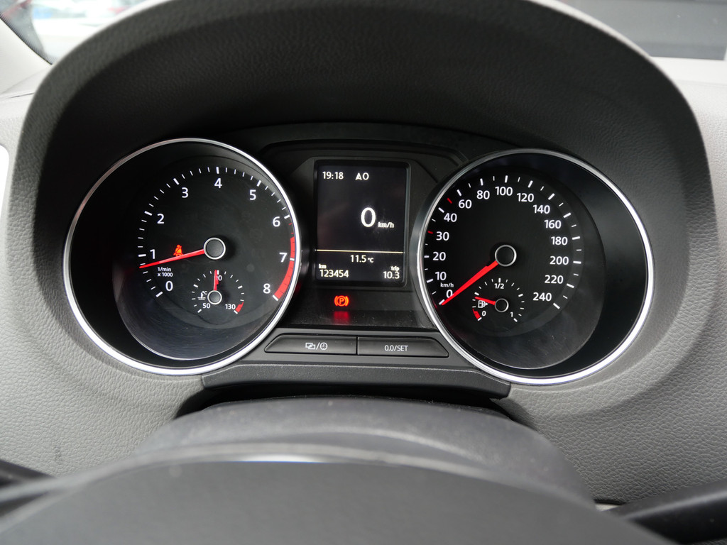 Volkswagen Polo 1.2 TSI BEATS R-LINE | CRUISE | NAVIGATIE | LED | ALCANTARA | GAAF!! 51555992-10.jpg | Autobedrijf Wil van der Tol