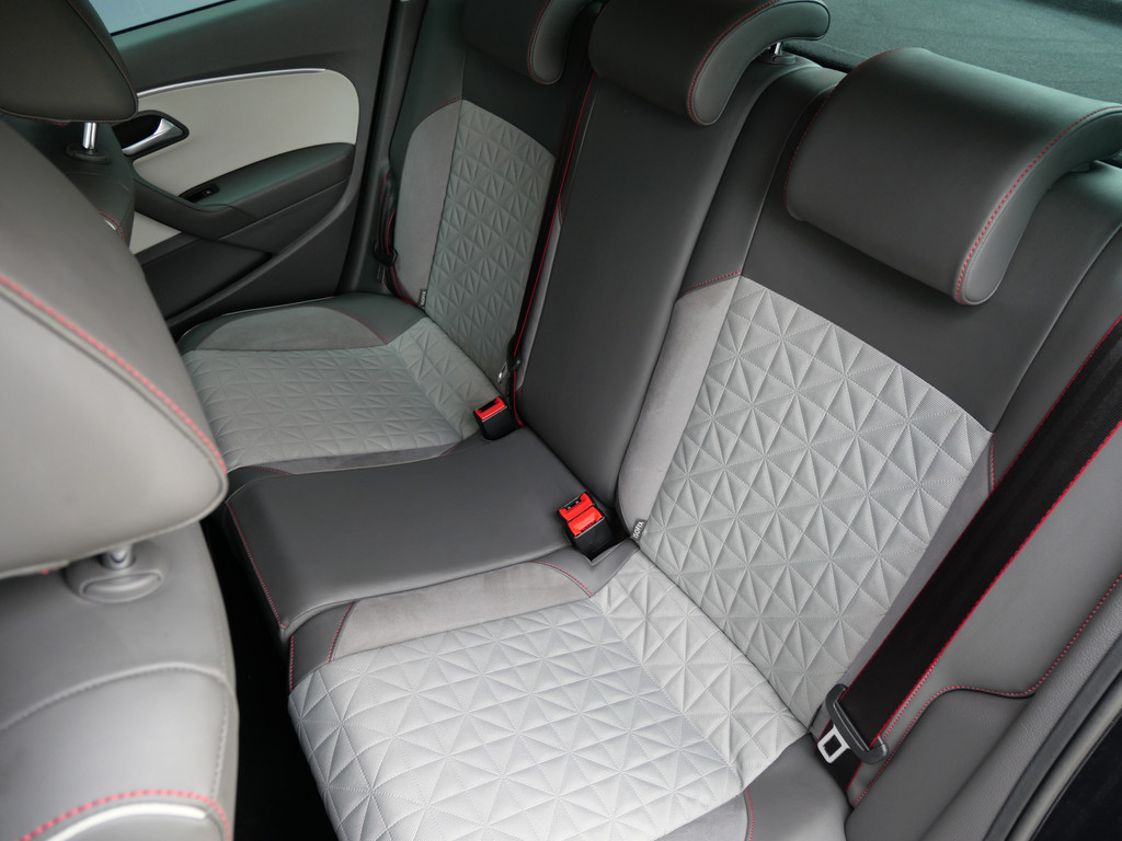 Volkswagen Polo 1.2 TSI BEATS R-LINE | CRUISE | NAVIGATIE | LED | ALCANTARA | GAAF!! 51555992-14.jpg | Autobedrijf Wil van der Tol