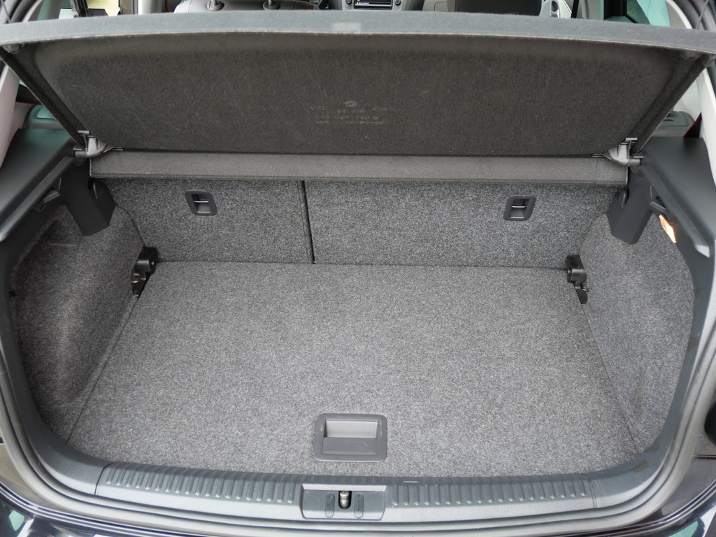 Volkswagen Polo 1.2 TSI BEATS R-LINE | CRUISE | NAVIGATIE | LED | ALCANTARA | GAAF!! 51555992-17.jpg | Autobedrijf Wil van der Tol