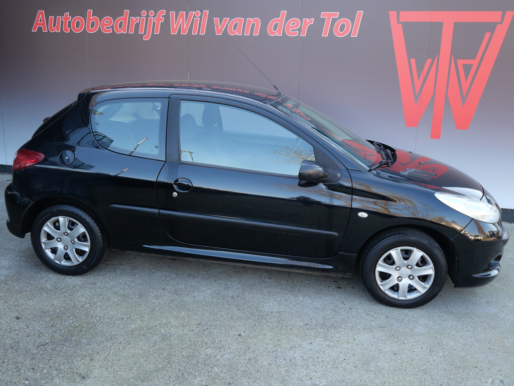 Peugeot 206 + 1.4 XS | AIRCO | ELEKT. RAMEN | NL-AUTO | NIEUWE APK!! 51697639-0.jpg | Autobedrijf Wil van der Tol