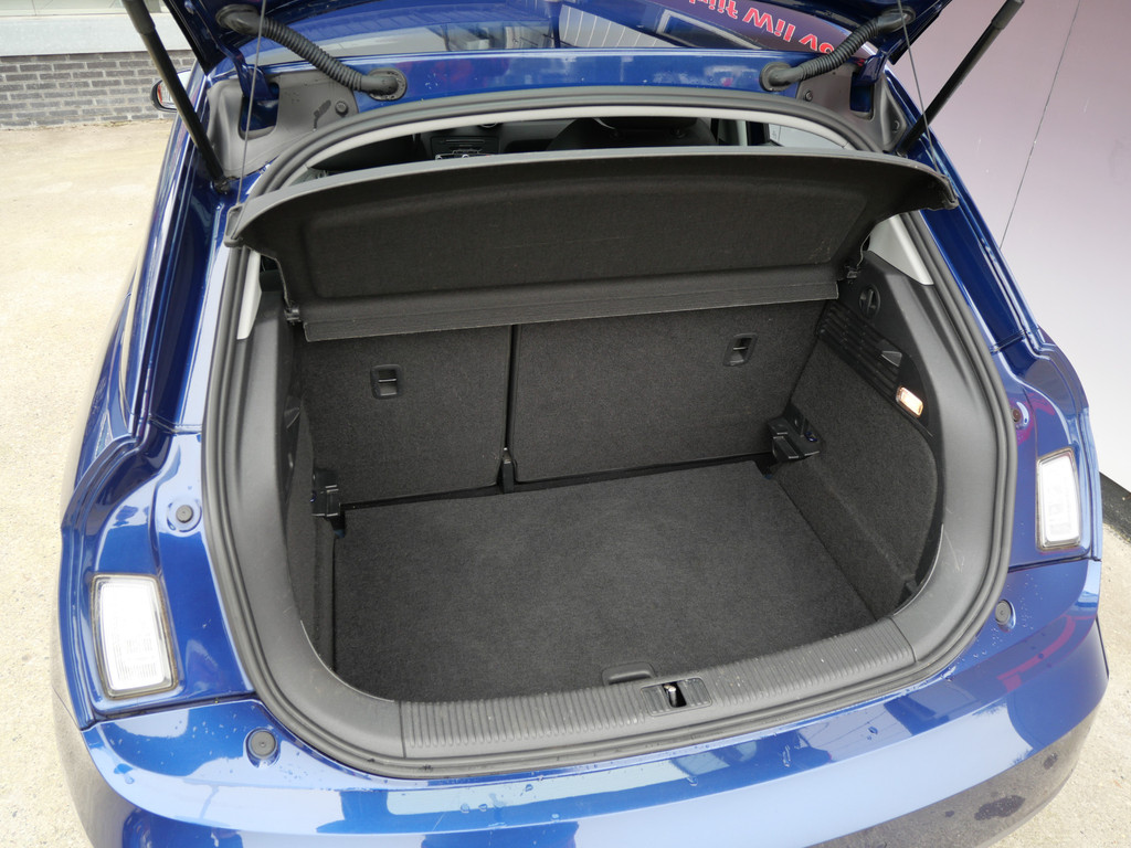 Audi A1 Sportback 1.0 TFSI S-LINE | NAVI | CLIMA | ALL-SEASON | RIEM V.V | ALL-IN!! 51887231-7.jpg | Autobedrijf Wil van der Tol