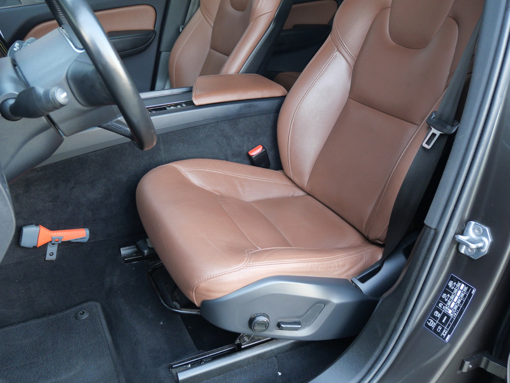 Volvo XC60 2.0 B4 MOMENTUM | COGNAC LEER | LED | TREKHAAK | € 15.250 NETTO EXPORTPRIJS!! 52038502-11.jpg | Autobedrijf Wil van der Tol