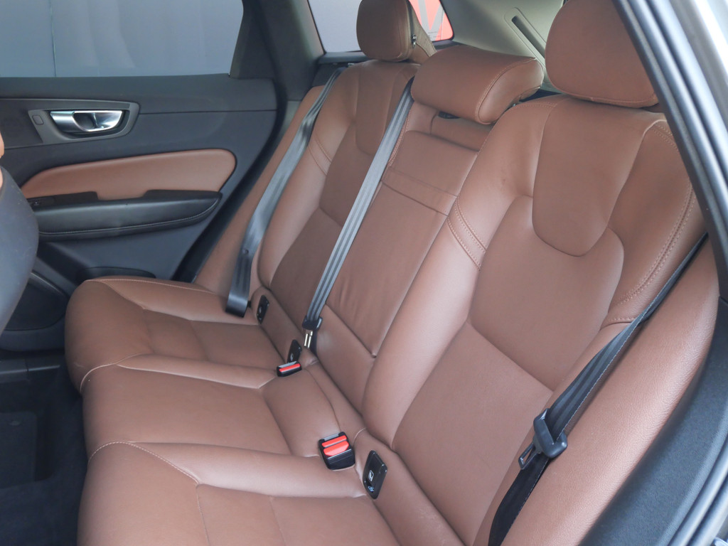 Volvo XC60 2.0 B4 MOMENTUM | COGNAC LEER | LED | TREKHAAK | € 15.250 NETTO EXPORTPRIJS!! 52038502-15.jpg | Autobedrijf Wil van der Tol