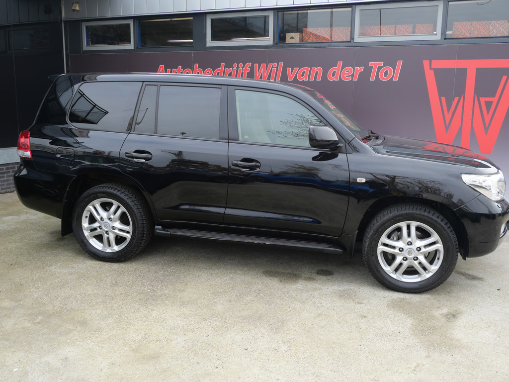 Toyota Land Cruiser V8 4.5 D-4D EXECUTIVE 7P. | OPEN DAK | 1e EIGENAAR | CAMERA | GEEN TREKHAAK!! 52246880-0.jpg | Autobedrijf Wil van der Tol
