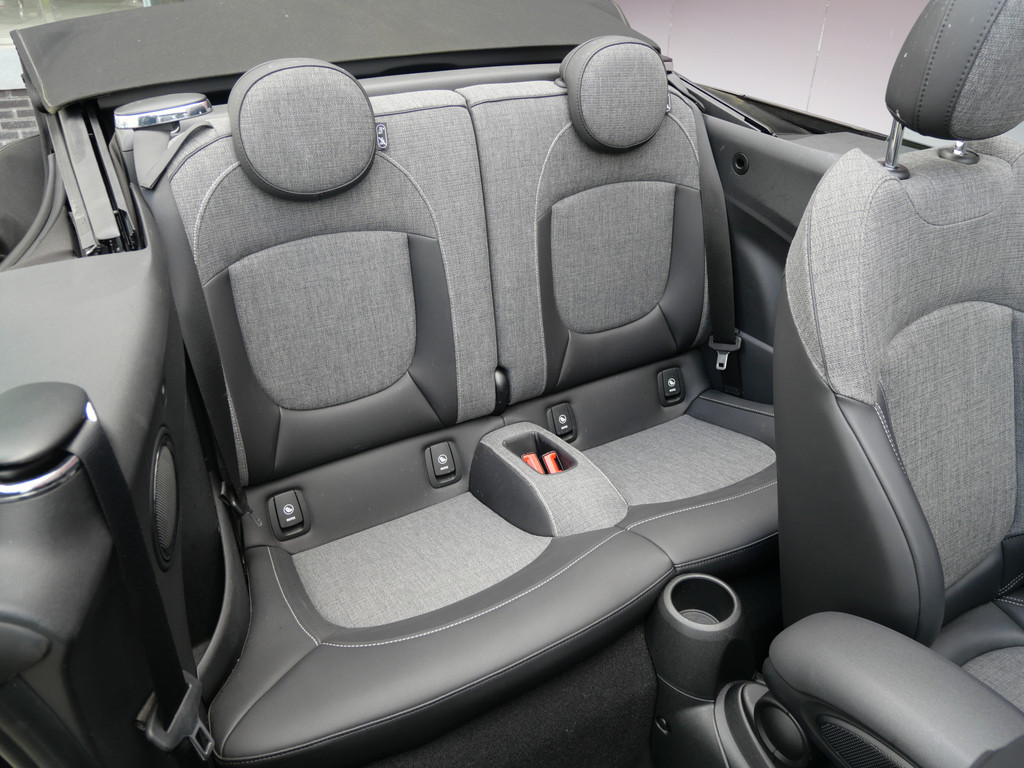 MINI Cooper Cabrio 1.5 | AUTOMAAT | LED | HALF-LEER | FACELIFT | BTW-AUTO!! 52476263-13.jpg | Autobedrijf Wil van der Tol