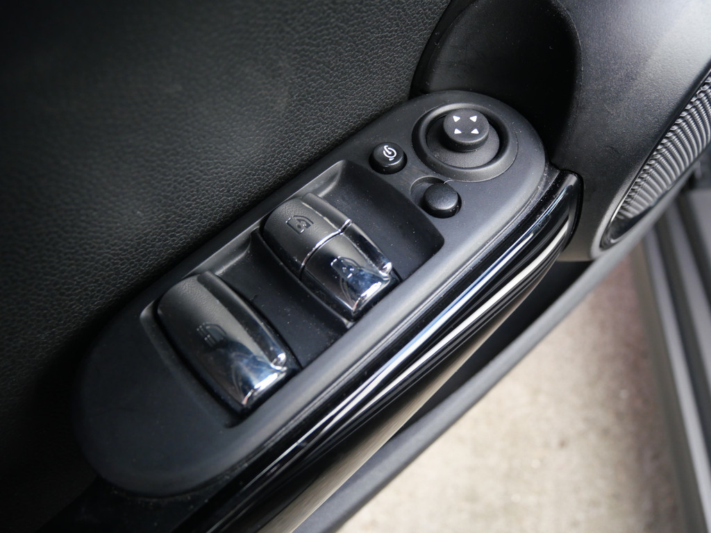 MINI Cooper Cabrio 1.5 | AUTOMAAT | LED | HALF-LEER | FACELIFT | BTW-AUTO!! 52476263-14.jpg | Autobedrijf Wil van der Tol
