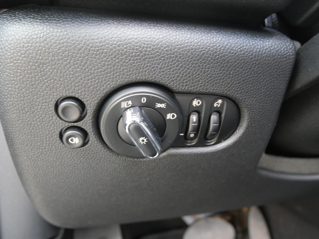 MINI Cooper Cabrio 1.5 | AUTOMAAT | LED | HALF-LEER | FACELIFT | BTW-AUTO!! 52476263-20.jpg | Autobedrijf Wil van der Tol