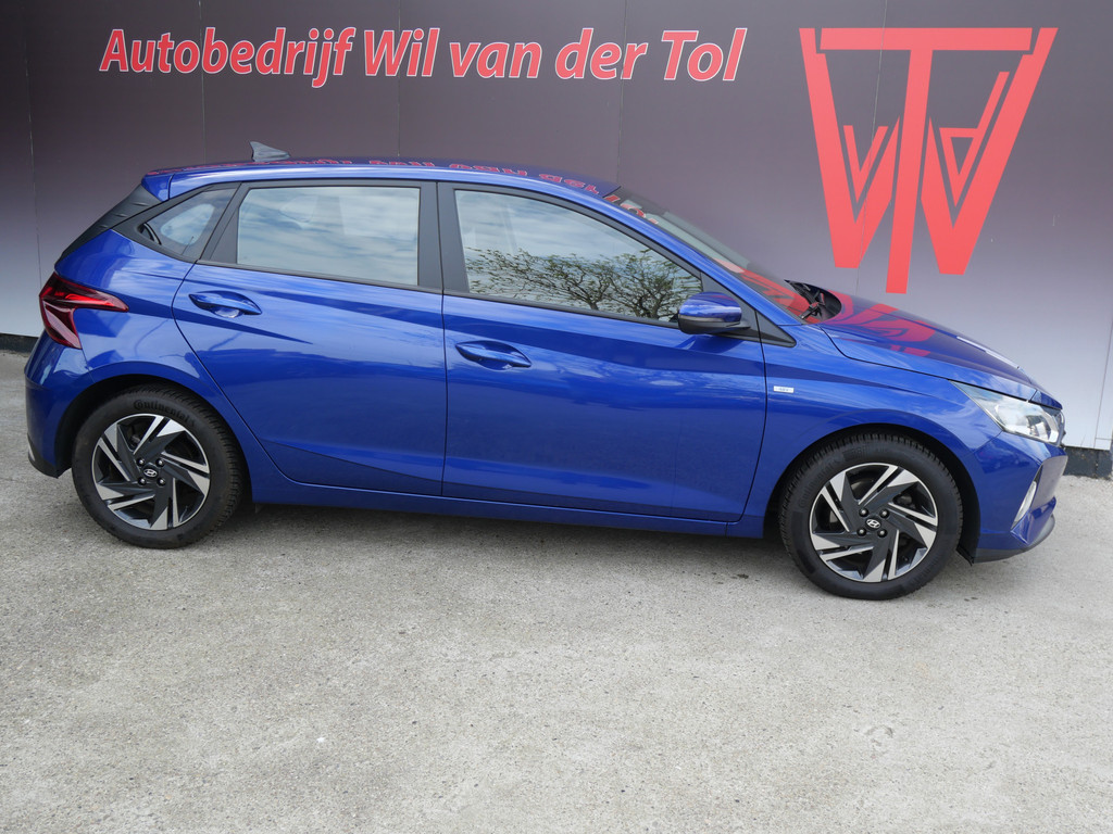 Hyundai i20 1.0 T-GDI HYBRID 48V COMFORT SMART | BREEDBEELD | CARPLAY | CAMERA | TREKHAAK | ALL-SEASON!! 52772375-0.jpg | Autobedrijf Wil van der Tol