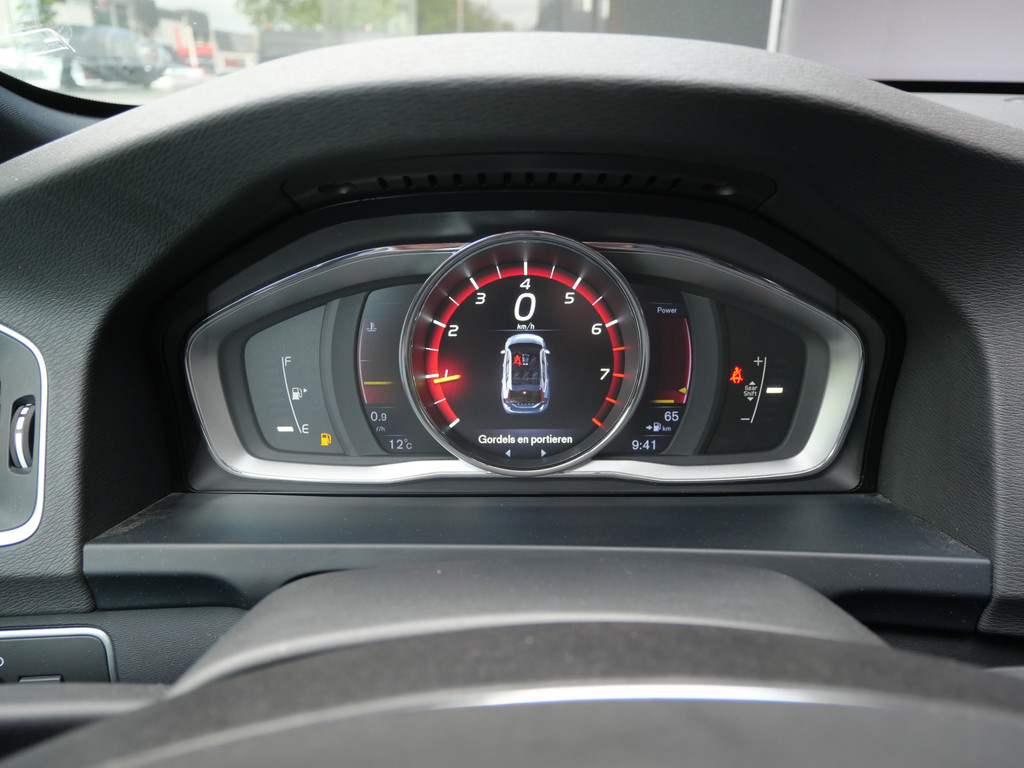 Volvo V60 2.0 T3 R-DESIGN | XENON | TREKHAAK | 18" | DEALER O-H | 1e EIG | ALL-SEASON!! 52906358-18.jpg | Autobedrijf Wil van der Tol