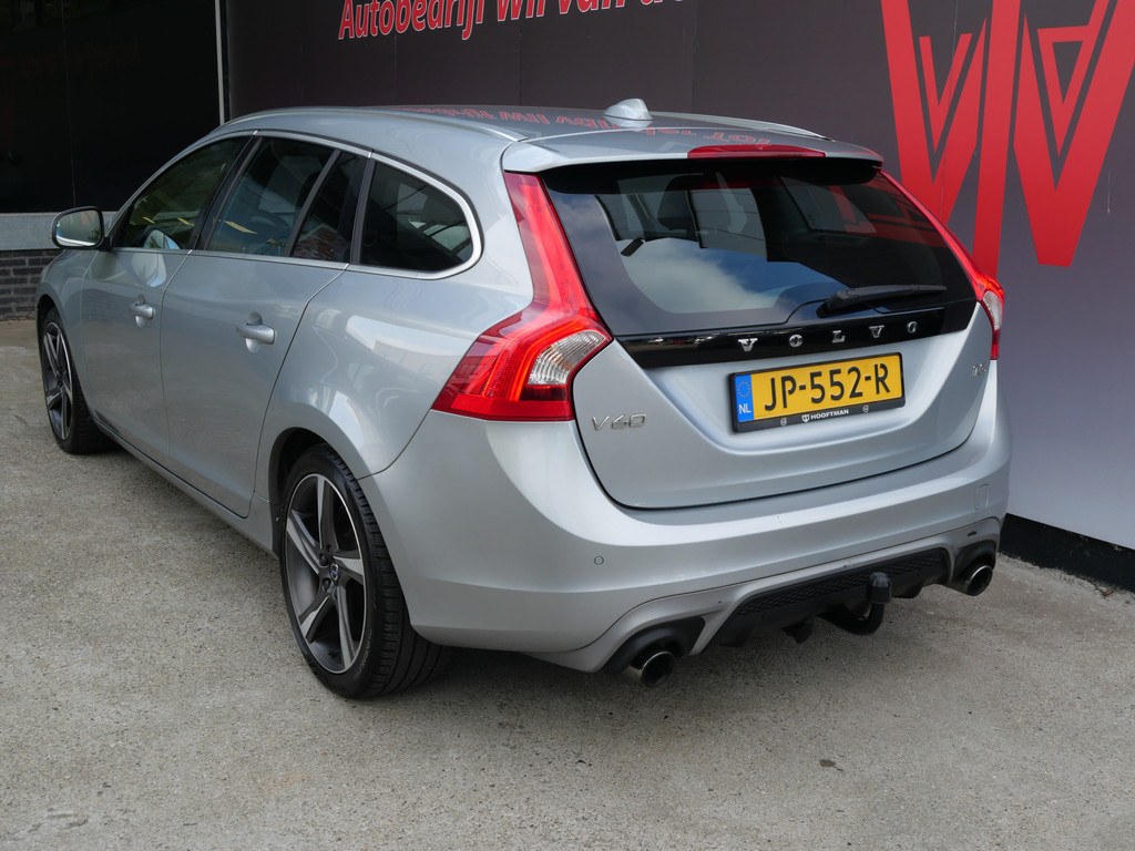 Volvo V60 2.0 T3 R-DESIGN | XENON | TREKHAAK | 18" | DEALER O-H | 1e EIG | ALL-SEASON!! 52906358-6.jpg | Autobedrijf Wil van der Tol