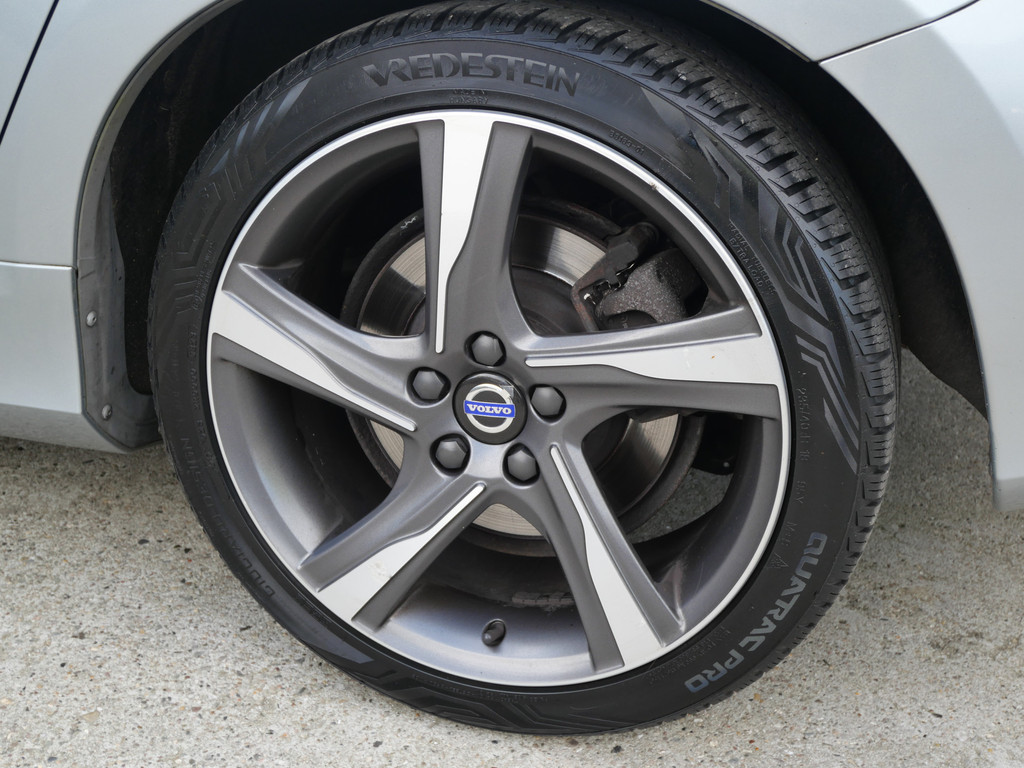 Volvo V60 2.0 T3 R-DESIGN | XENON | TREKHAAK | 18" | DEALER O-H | 1e EIG | ALL-SEASON!! 52906358-8.jpg | Autobedrijf Wil van der Tol