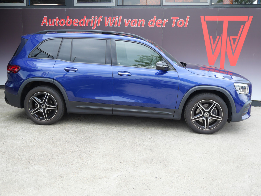 Mercedes-Benz GLB 200 AMG PREMIUM PLUS | PANORAMA | WIDESCREEN | MULTIBEAM | TREKHAAK | 360 CAMERA | NL-AUTO!! 52906635-0.jpg | Autobedrijf Wil van der Tol