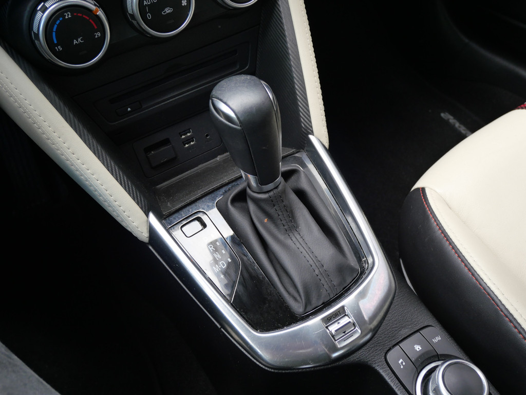Mazda 2 1.5 Skyactiv-G GT-M | AUTOMAAT | LEER | LED | CRUISE | NAVIGATIE | NL-AUTO!! 53031413-7.jpg | Autobedrijf Wil van der Tol