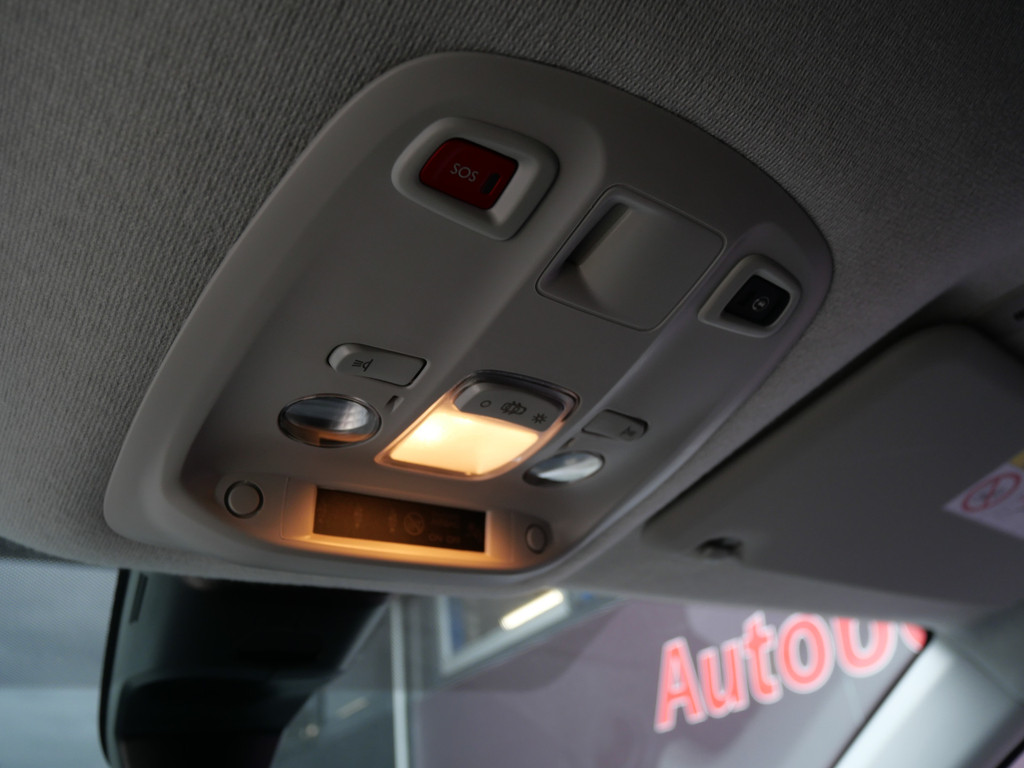 Peugeot e-Expert PREMIUM 75 kWh | SOH 91% | LANG | CARPLAY | CRUISE | AIRCO | APK 02-2027!! 53040687-11.jpg | Autobedrijf Wil van der Tol