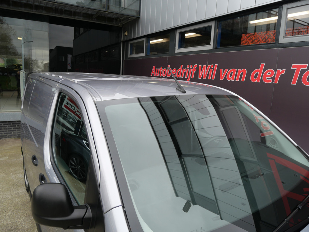 Peugeot e-Expert PREMIUM 75 kWh | SOH 91% | LANG | CARPLAY | CRUISE | AIRCO | APK 02-2027!! 53040687-3.jpg | Autobedrijf Wil van der Tol