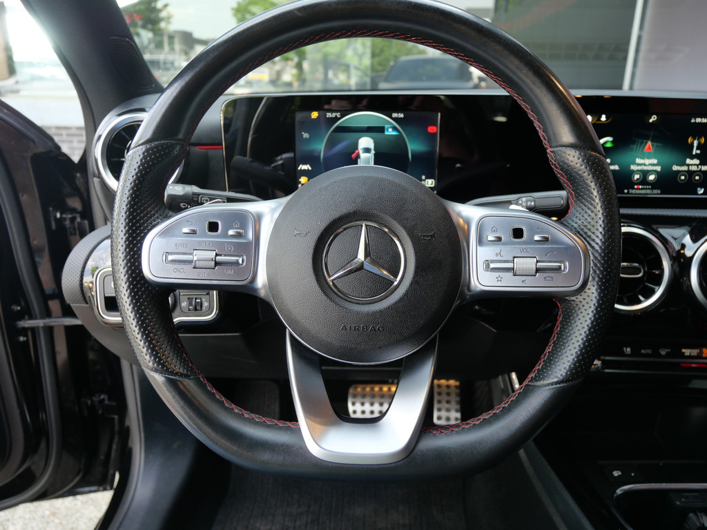 Mercedes-Benz A-Klasse 250 AMG NIGHT EDITION | AUTOMAAT | CAMERA | DIAMOND GRILL | 224 PK!! 53638833-15.jpg | Autobedrijf Wil van der Tol