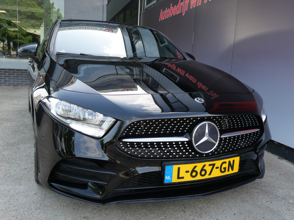 Mercedes-Benz A-Klasse 250 AMG NIGHT EDITION | AUTOMAAT | CAMERA | DIAMOND GRILL | 224 PK!! 53638833-3.jpg | Autobedrijf Wil van der Tol
