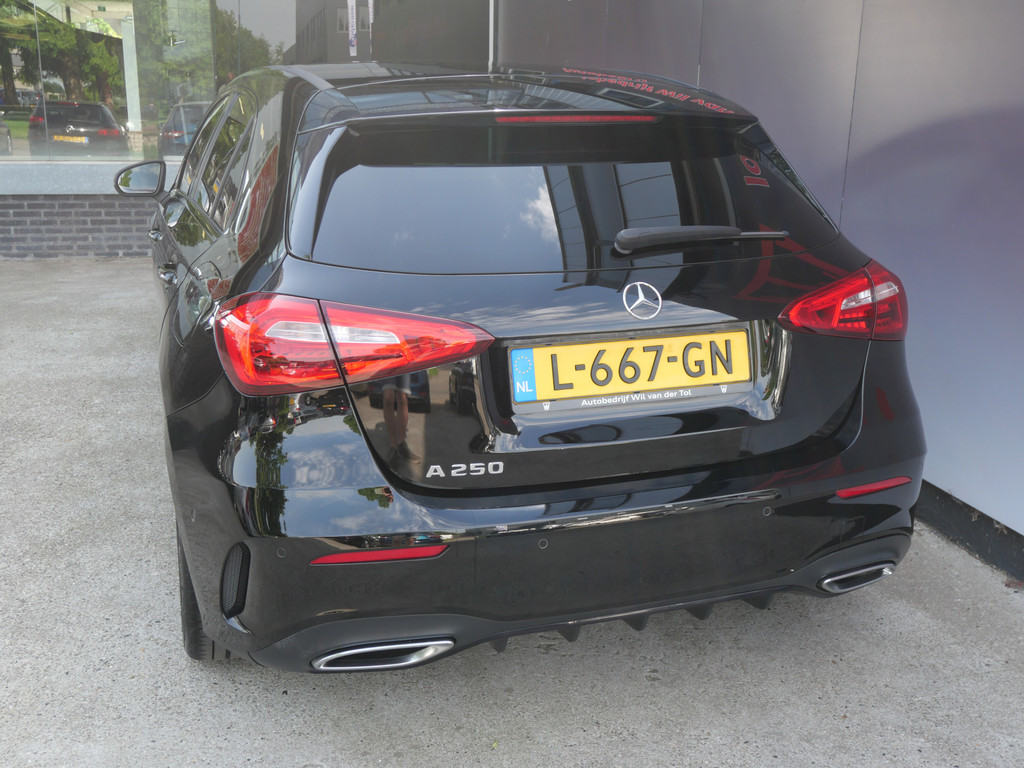Mercedes-Benz A-Klasse 250 AMG NIGHT EDITION | AUTOMAAT | CAMERA | DIAMOND GRILL | 224 PK!! 53638833-7.jpg | Autobedrijf Wil van der Tol