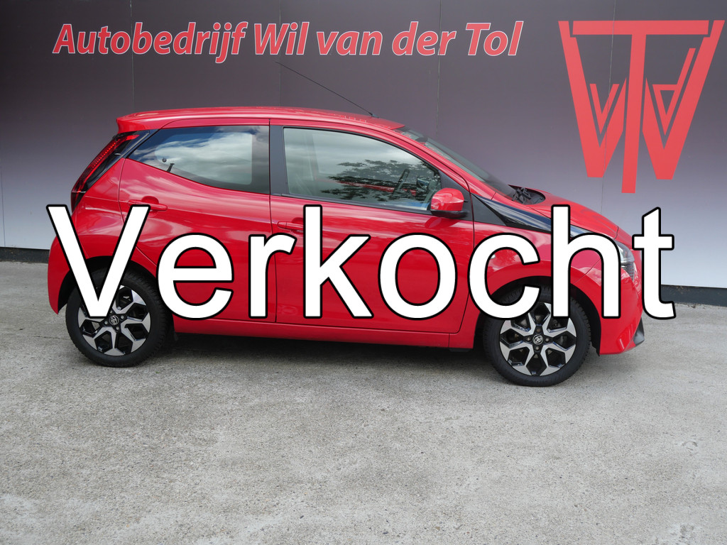 Toyota Aygo 1.0 VVT-i X-PLAY | CAMERA | CARPLAY | NAVIGATIE | ALL-SEASON | APK 03-2027!! 54190710-0.jpg | Autobedrijf Wil van der Tol