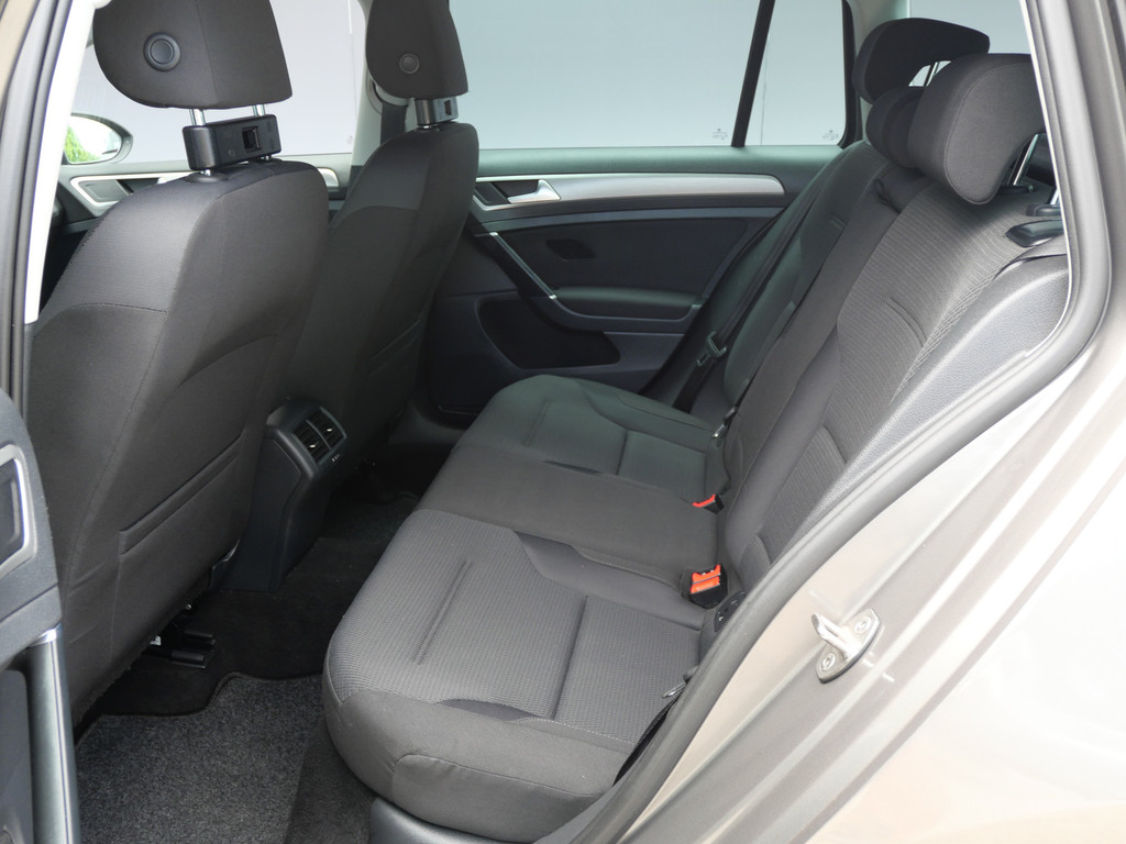 Volkswagen Golf Variant 1.0 TSI COMFORTLINE | NAVI | CRUISE | TREKHAAK | NL-AUTO | NIEUWE APK!! 54302188-20.jpg | Autobedrijf Wil van der Tol