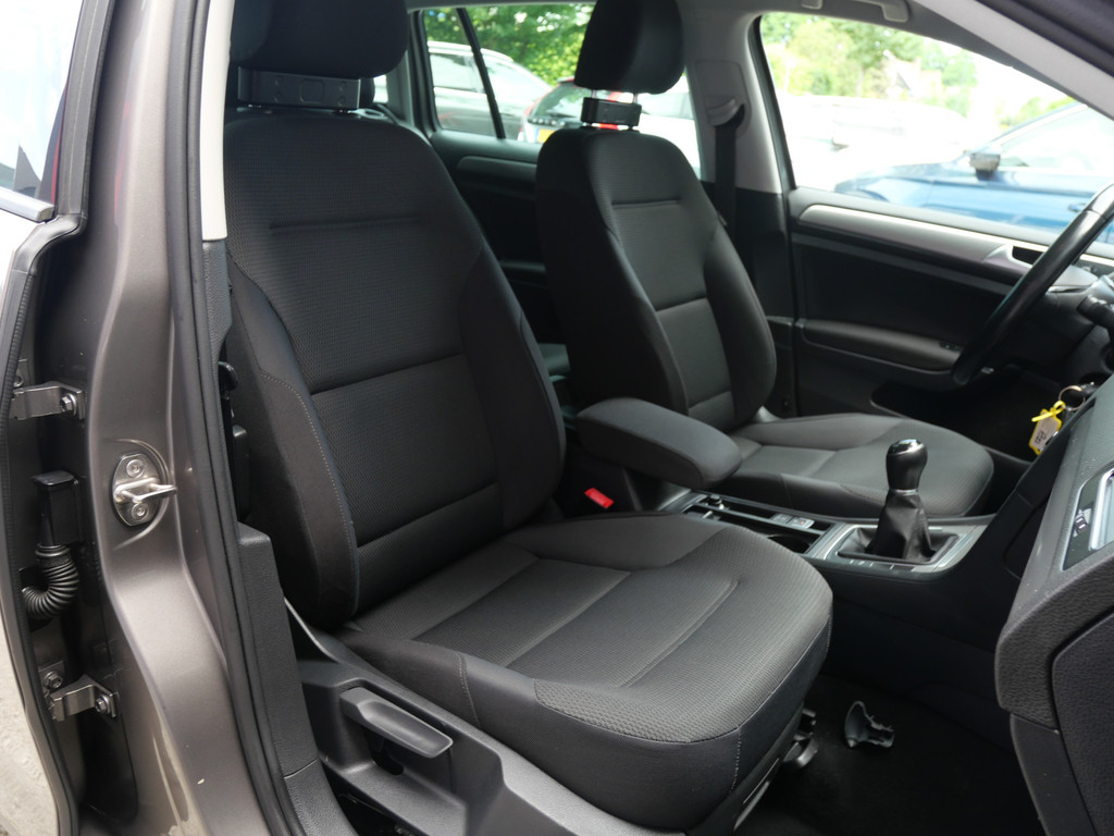 Volkswagen Golf Variant 1.0 TSI COMFORTLINE | NAVI | CRUISE | TREKHAAK | NL-AUTO | NIEUWE APK!! 54302188-22.jpg | Autobedrijf Wil van der Tol