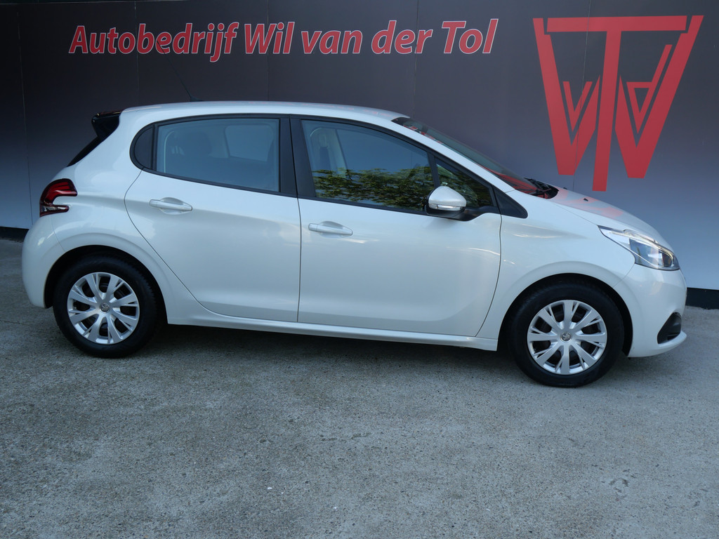 Peugeot 208 1.2 PURETECH BLUE LION | 5-DRS | CARPLAY | ALL-SEASON | CRUISE | RIEM V.V.!! 54303043-0.jpg | Autobedrijf Wil van der Tol